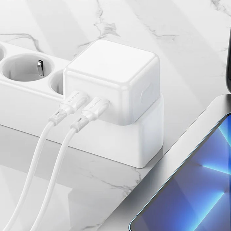 МЗП Borofone BA76A Source PD35W (2Type-C) + Type-C to Lightning Зображення №5 МЗП Borofone BA76A Source PD35W (2Type-C) + Type-C to Lightning дивитися фото №5