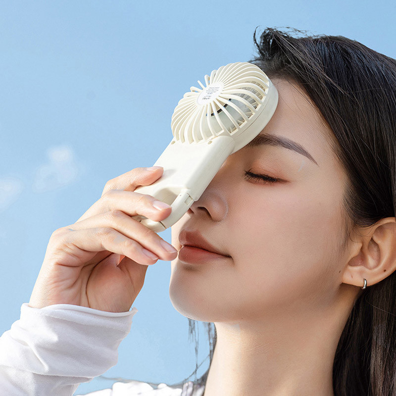 Портативный вентилятор SQT-BF2 с карабином 1800mAh на картинке №4