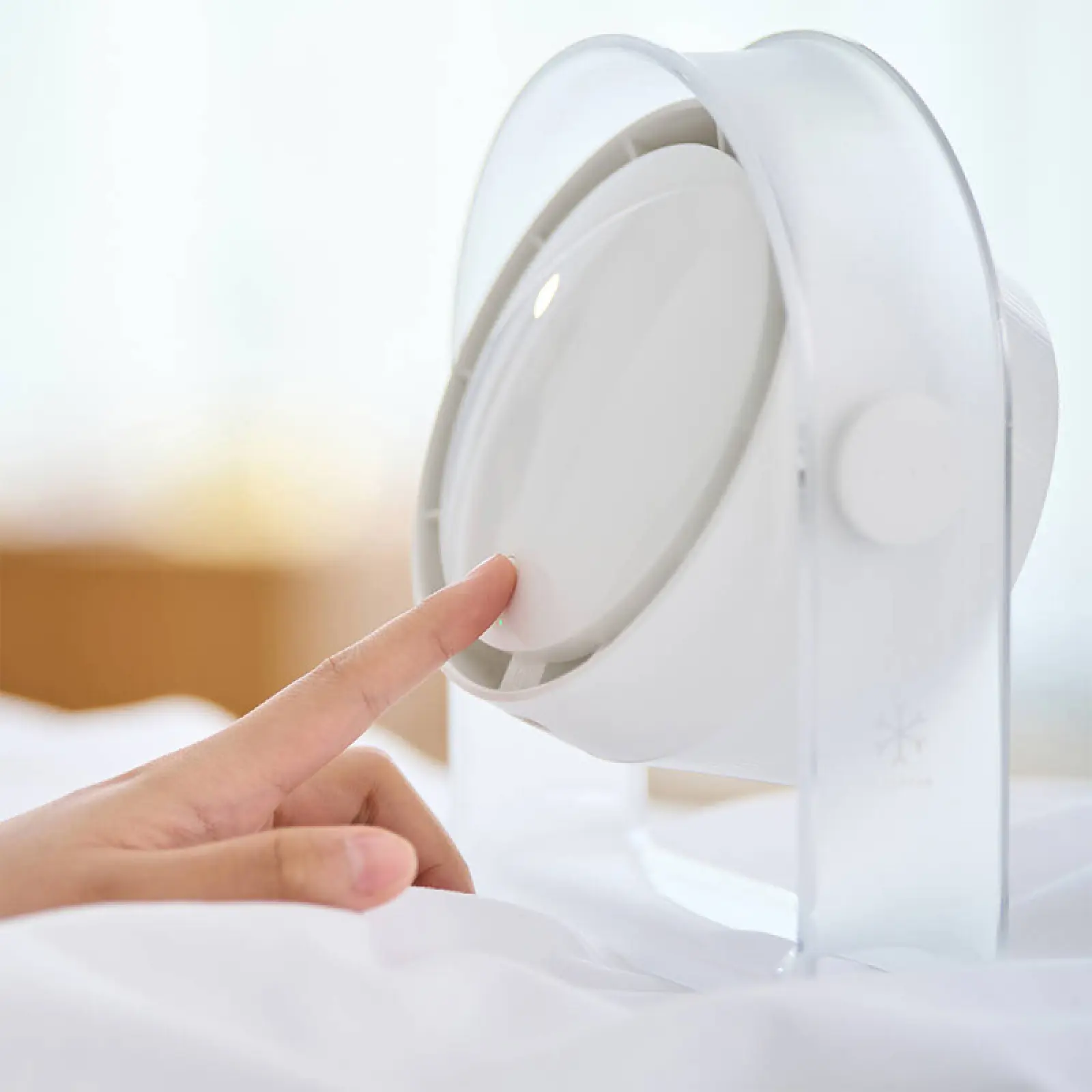 Уценка Портативный вентилятор WIWU WI-FS07 Snow desktop fan, Вскрытая упаковка / White 4, купить оптом с доставкой