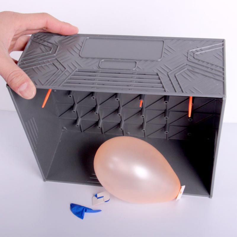 Настольная интерактивная игра Ummi 707-88 Nail Hammering Game на картинке №3