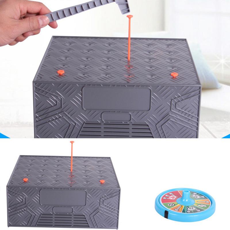 Настольная интерактивная игра Ummi 707-88 Nail Hammering Game на картинке №4