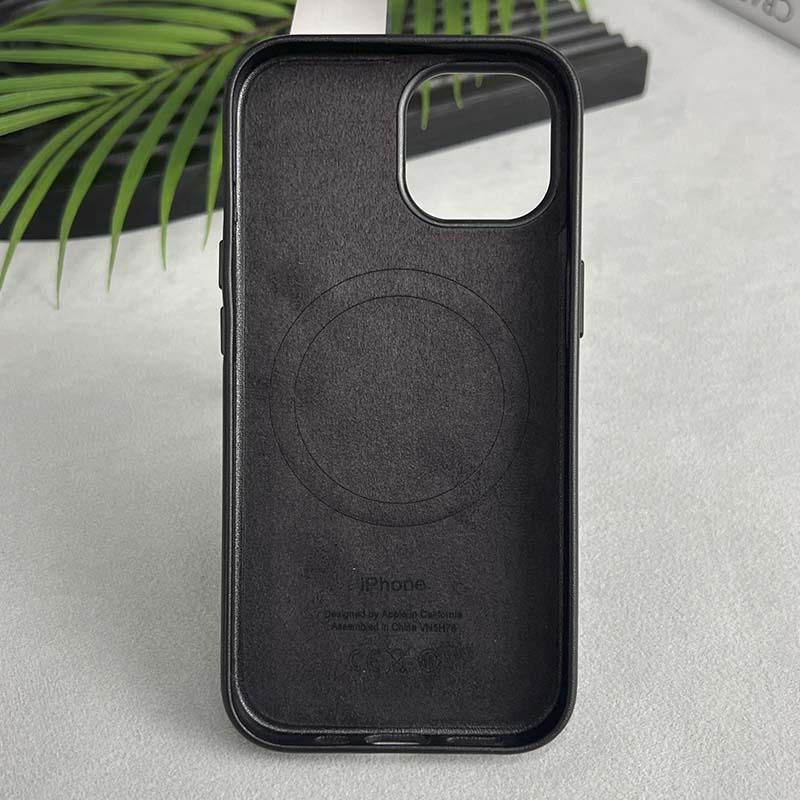 Кожаный чехол Leather Case (AAA) with MagSafe and Animation для Apple iPhone 15 Pro (6.1) на картинке №2