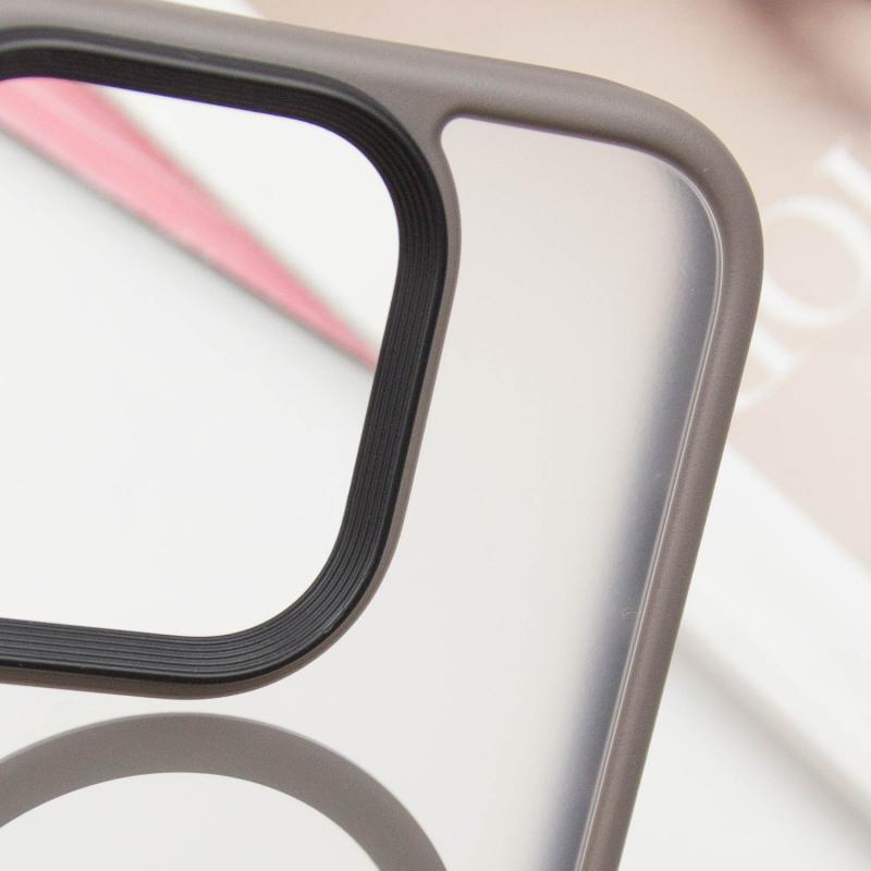 TPU+PC чехол Metal Buttons with MagSafe для Apple iPhone 16 Pro Max (6.9) на картинке №6