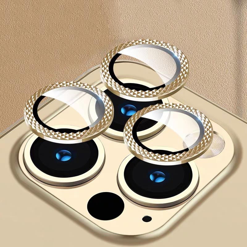 Защитное стекло Metal Shine на камеру (в упак.) для Apple iPhone 15 Pro (6.1) / 15 Pro Max (6.7) на картинке №3