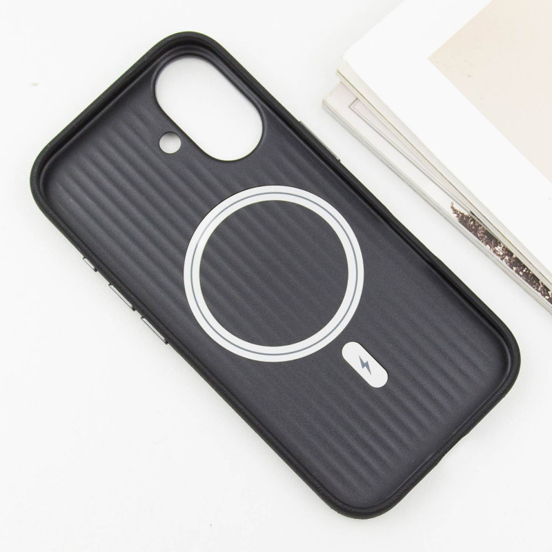 Кожаный чехол Carved with MagSafe для Apple iPhone 16 (6.1) на картинке №4