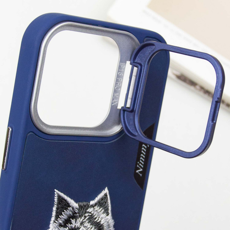 Чехол с подставкой Friends для Apple iPhone 16 (6.1) | с оригинальной вышивкой на картинке №4