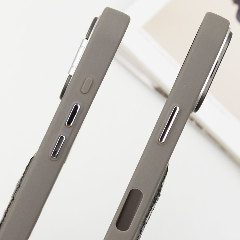 Чехол с подставкой Friends для Apple iPhone 16 (6.1) | с оригинальной вышивкой на картинке №4