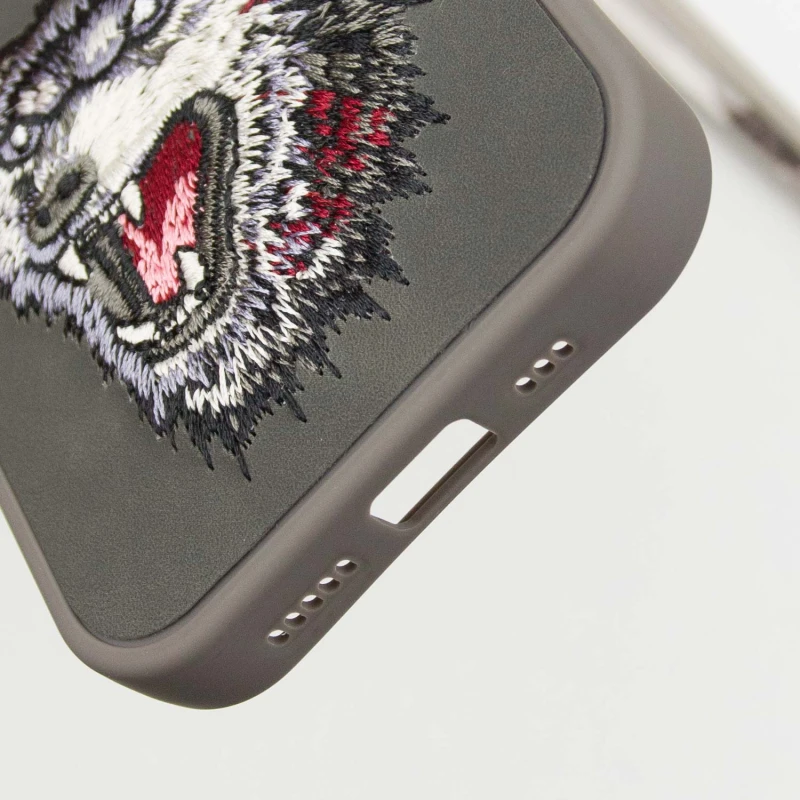 TPU+PC чехол Friends для Apple iPhone 16 (6.1"), Grey Wolf 6, TPU+PC, купить оптом с доставкой