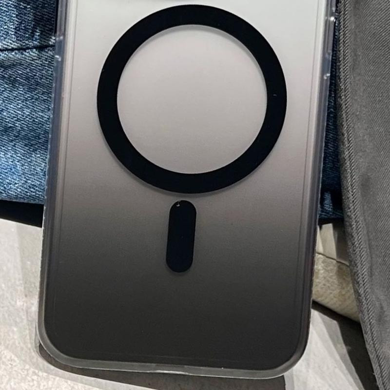 Градиентный прозрачный чехол Shadow with MagSafe для Apple iPhone 15 (6.1) | TPU+PC на картинке №3