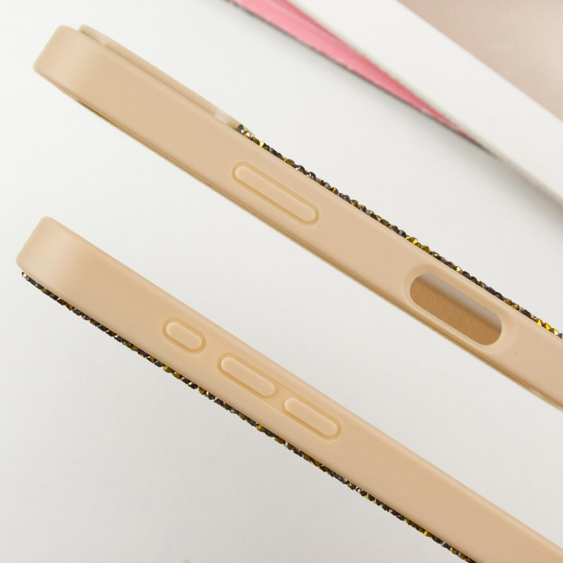 Сверкающий чехол со стразами Bling World Rock Diamond with MagSafe для Apple iPhone 16 (6.1) | на картинке №2