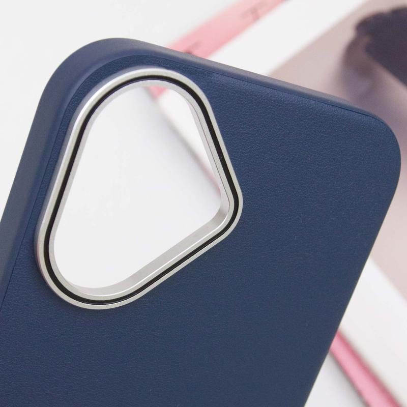 Чехол SGP PC+Leather with MagSafe для Apple iPhone 16 (6.1) на картинке №4