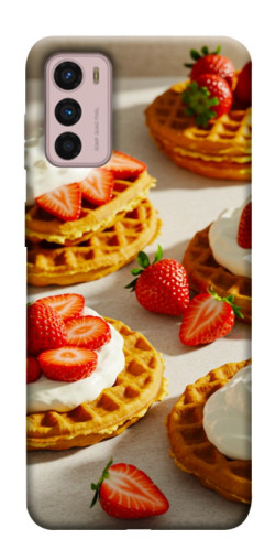 Чехол itsPrint Вафли с клубникой для Motorola Moto G42