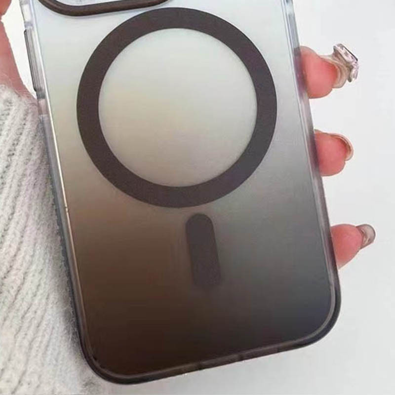 Градиентный прозрачный чехол Phantom with MagSafe для Apple iPhone 15 (6.1) | TPU+PC на картинке №2
