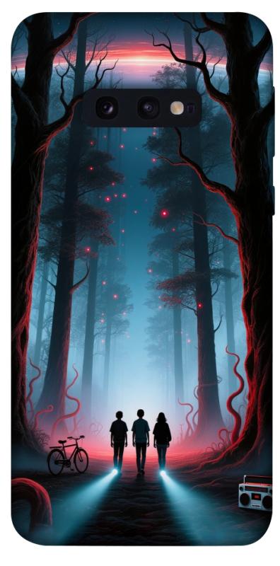 Чехол itsPrint Kids in the forest для Samsung Galaxy S10e, хоррор, купить оптом с доставкой