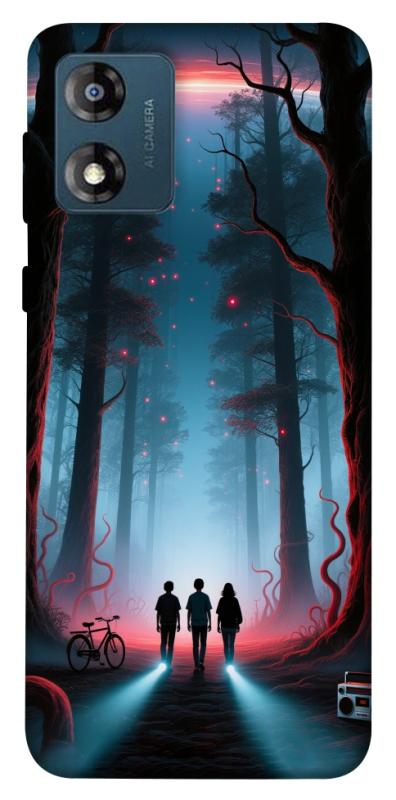 Чехол itsPrint Kids in the forest для Motorola Moto E13, хоррор, купить оптом с доставкой