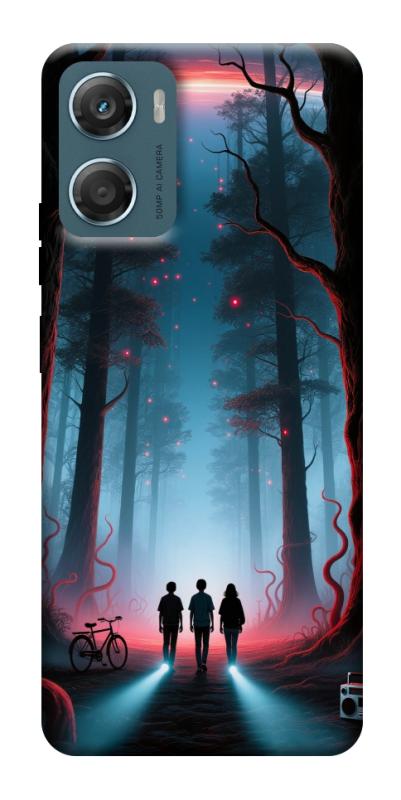 Чехол itsPrint Kids in the forest для Motorola Moto G06, хоррор, купить оптом с доставкой