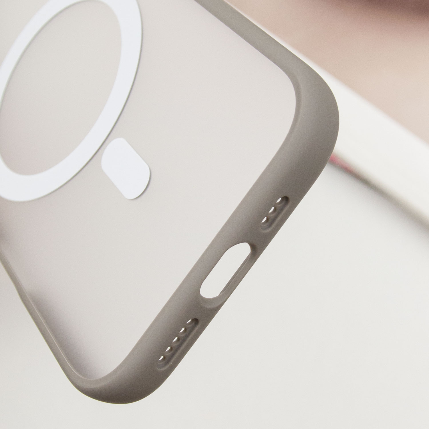 TPU+PC чехол Blueo Skin Friendly Frosted with Magnetic Fit для Apple iPhone 16 (6.1"), Серый / Grey 5, TPU+PC, купить оптом с доставкой