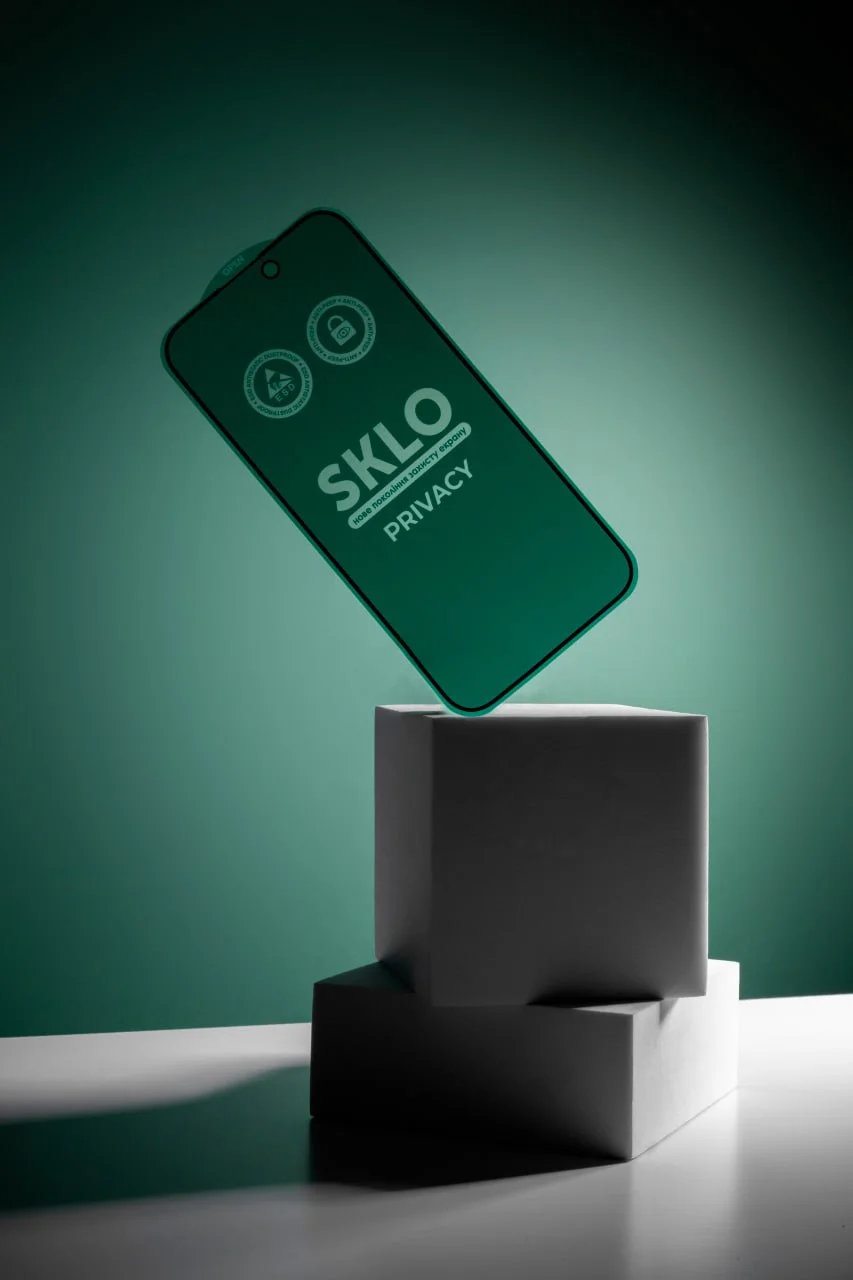 Защитное стекло SKLO 5D Privacy (тех.пак) для Apple iPhone 13 / 13 Pro / 14 / 16e / 17e (6.1"), Закаленное стекло, купить оптом с доставкой