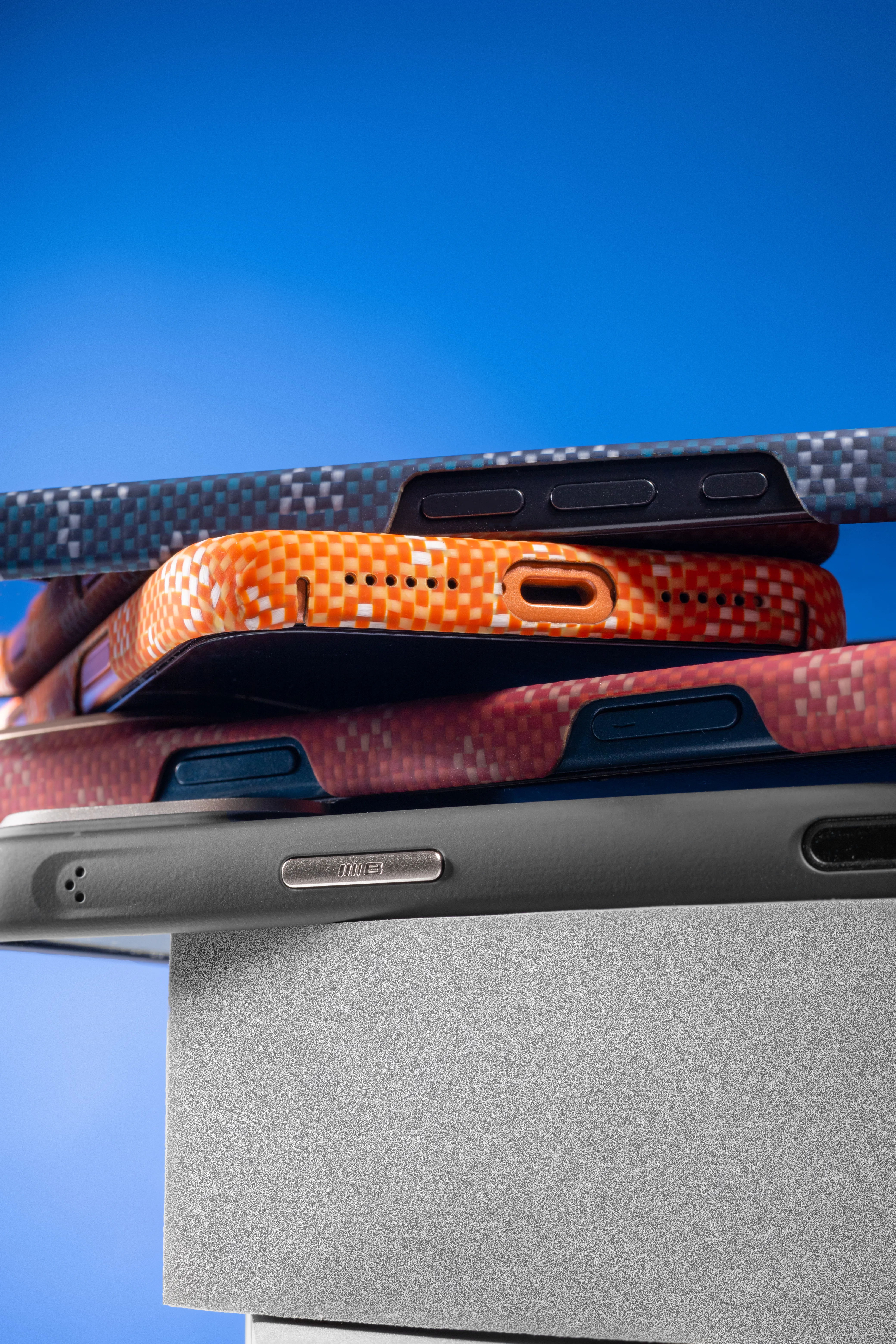TPU+PC чехол Blueo Gilded Tactile Woven with Magnetic Fit для Apple iPhone 15 Pro Max (6.7"), TPU+PC, купить оптом с доставкой